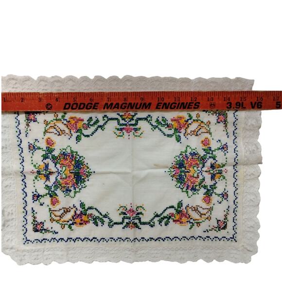 ✨ Retro 🌲 Christmas Cross Stitch Doilies – Handmade Vintage Flour Sack Linens - Picture 13 of 15